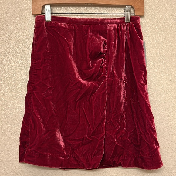 NWT Anthropologie Montie Velvet Mini Skirt Size 4P - Picture 3 of 8